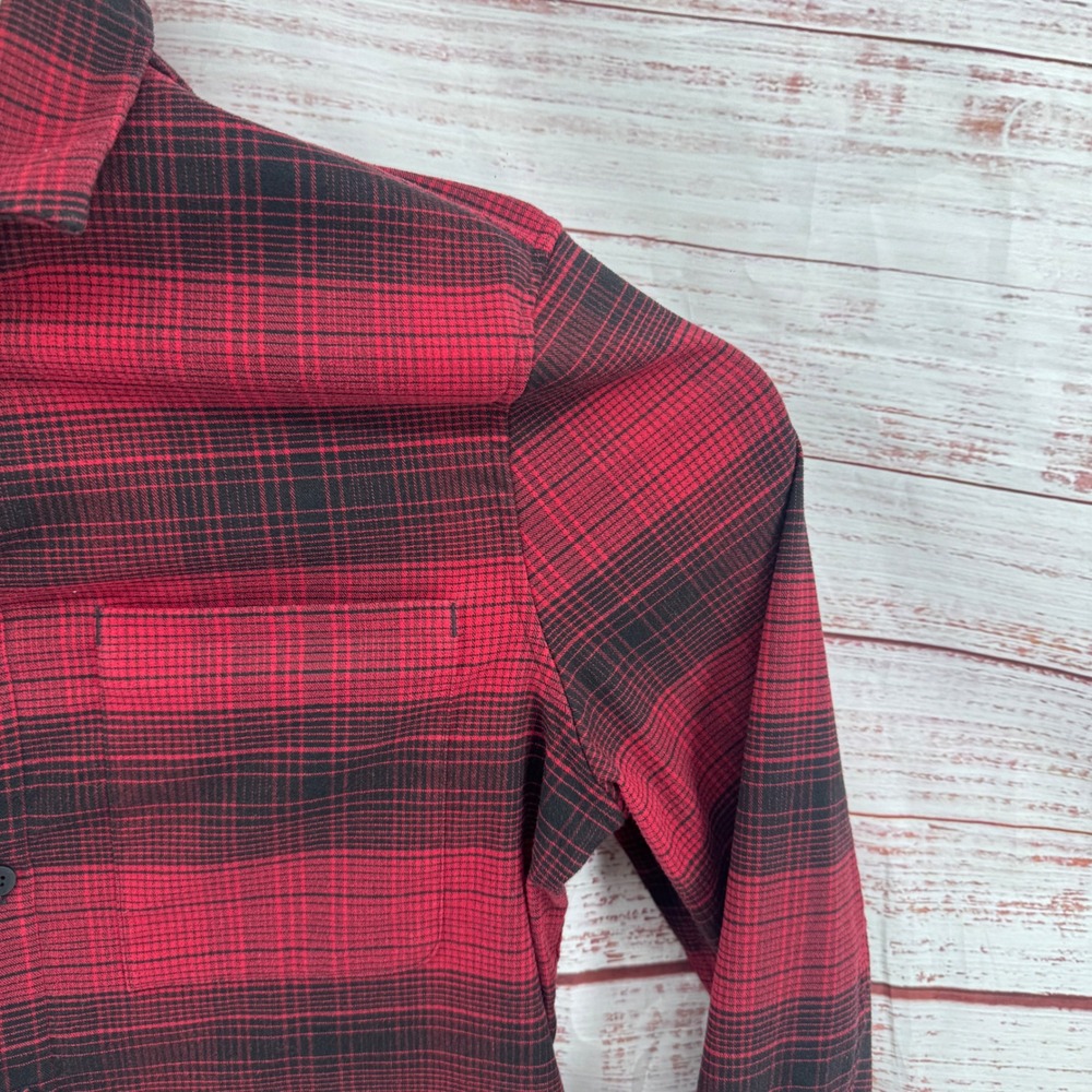 Lululemon Flannel Shirt Mens Size Small Red Black Plaid Long Sleeve Button Down - Picture 3 of 9